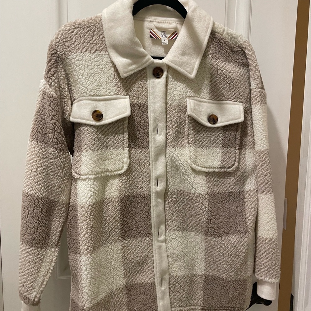 Warm large tan white fuzzy fleece large